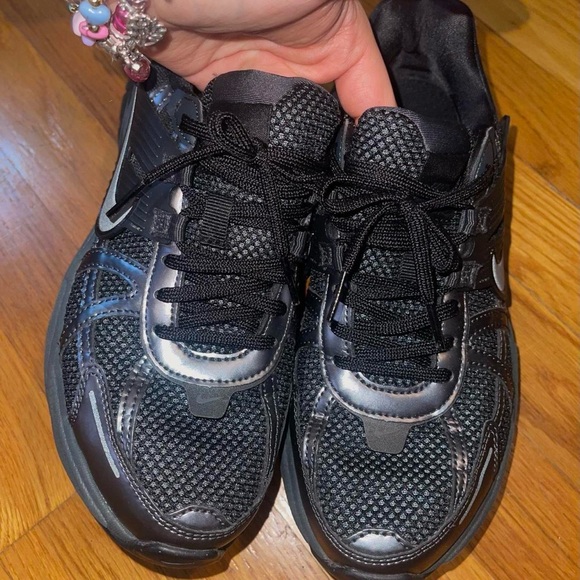 Nike V2K Run - Picture 8 of 9